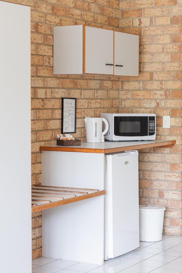 Sunshine Coast Motor Lodge Woombye Bagian luar foto